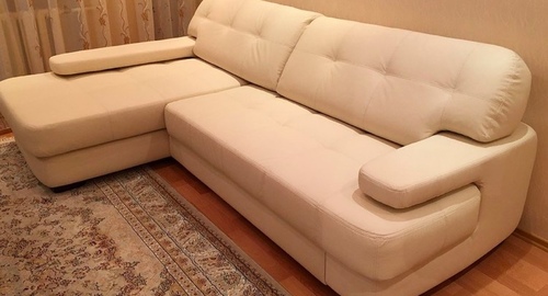 Обивка углового дивана.  Красносельская
